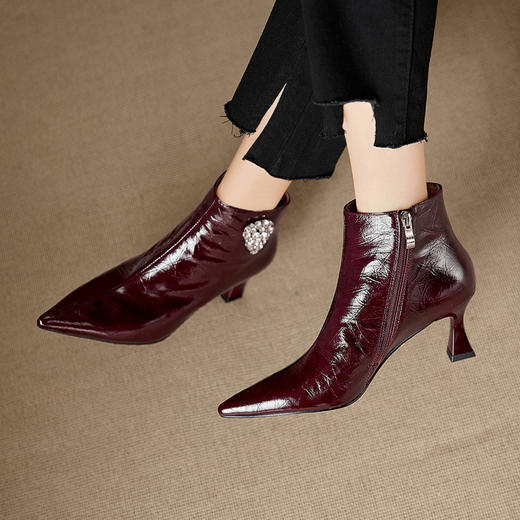 【预售5天】精致时尚秋冬软皮尖头瘦瘦靴新款细跟女靴子焦糖色高跟短靴女MBJR&5610 商品图1