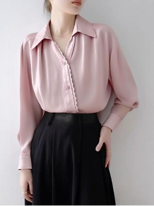 【秋新品】2618 v领70%黏胶纤维蕾丝边秋季衬衫-喜出 商品图2