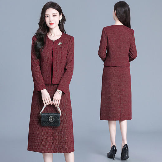 QYM 725012-Y外套+连衣裙两件套中长款包臀职业裙厚款时髦连衣裙 商品图0