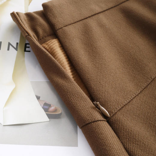 QYM 2110-Y毛呢压褶裙时尚高腰半 身裙气质A字裙 商品图3