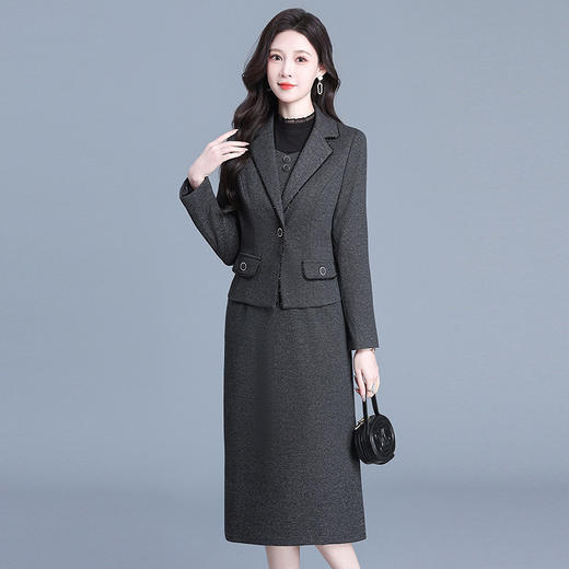 QYM 725002-Y时髦换新两件套连衣裙+西装外套装裙 商品图0
