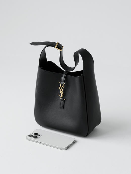 GZ241预售中-圣罗兰 YSL LE5A7金色logo钩扣开合 柔软粒面牛皮 Hobo流浪包手提单肩包 小号 商品图2
