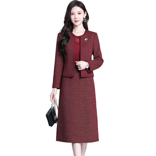 QYM 725012-Y外套+连衣裙两件套中长款包臀职业裙厚款时髦连衣裙 商品图4