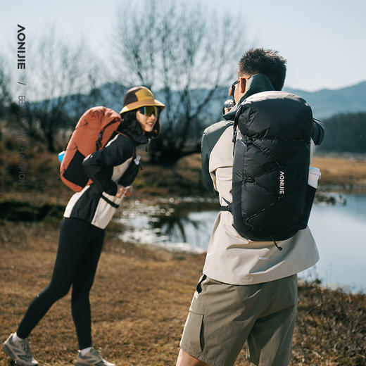 奥尼捷徒步背包男22L超轻量化专业登山背包女户外运动双肩背包 商品图4