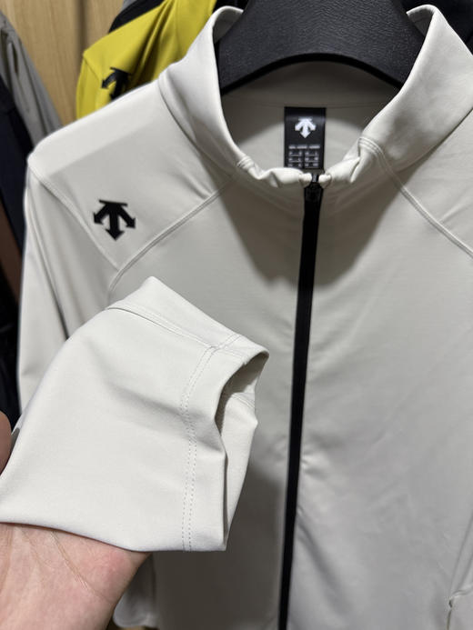 原单正品DESCENTE迪桑特运动外套，颜色：黑色 白色 黄色
尺码：M-2XL 商品图6