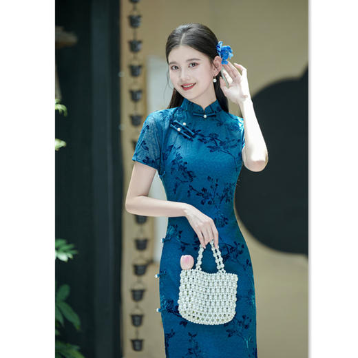GX2025夏季早秋新款旗袍蓝色老上海风长款中式旗袍改良扎染植绒旗袍 商品图2