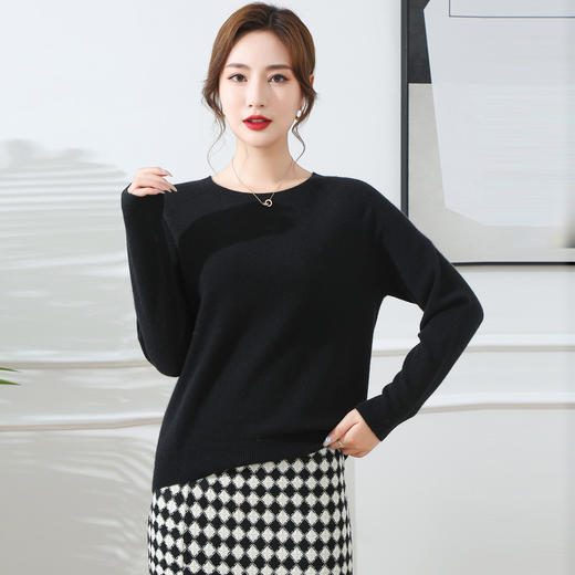 OSL 82061无缝山羊绒软糯亲肤基础修身针织打底毛衣 商品图2