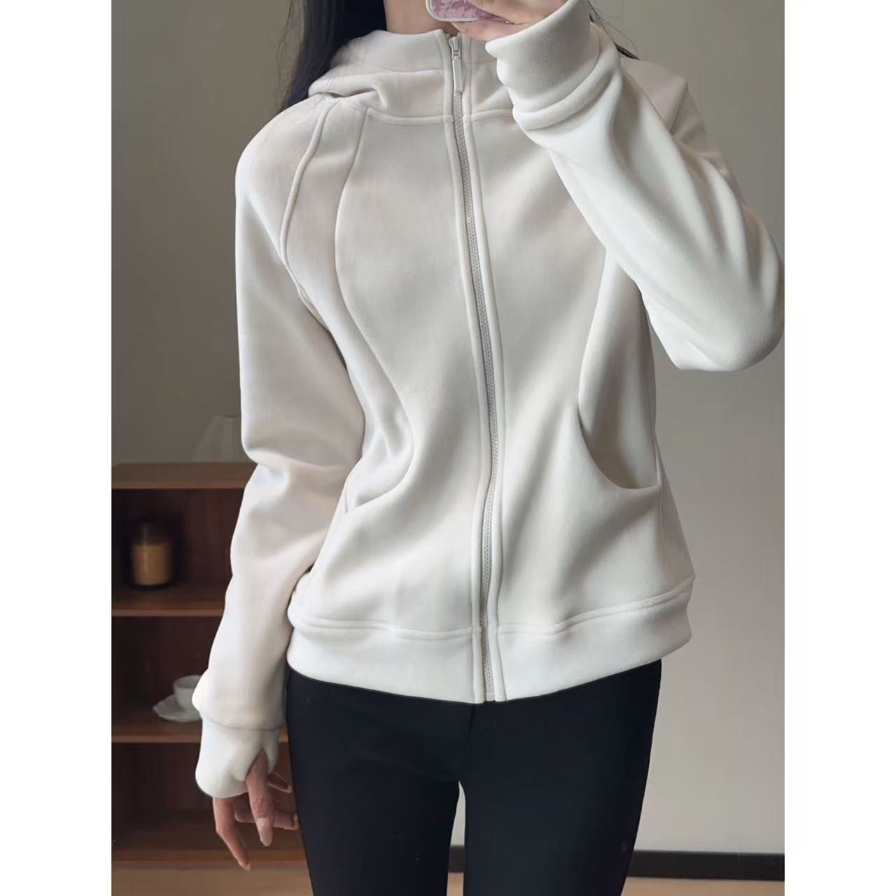 发货时效7天【lu同款小蛮腰双面奥粒绒防风外套】S型立体剪裁，修身版型 软糯亲肤，加厚保暖