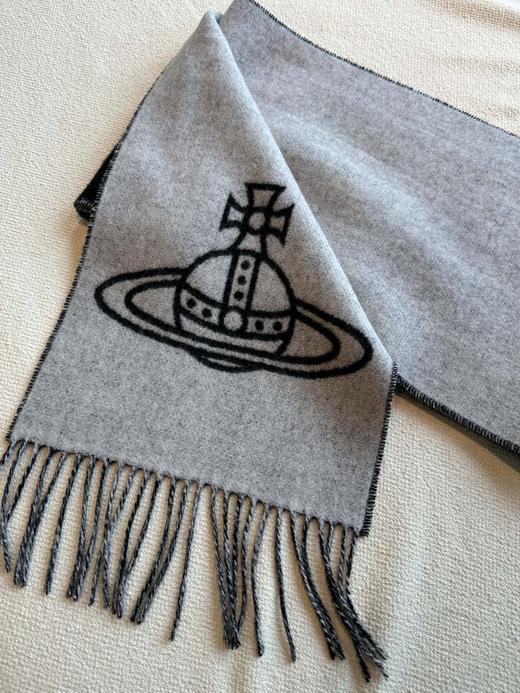 viviennewestwoo*d 西*太后🪐围巾 商品图14