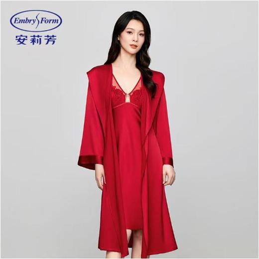 3楼安莉芳安莉芳【宋轶同款】时尚刺绣带帽女士含桑蚕丝 家居睡袍EL00818 商品图1