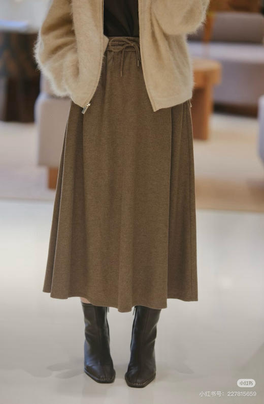 926-2 大爆款 小禾 羊毛牦牛绒混纺 针织布 大裙摆 氛围感半身裙 贼显瘦 商品图4