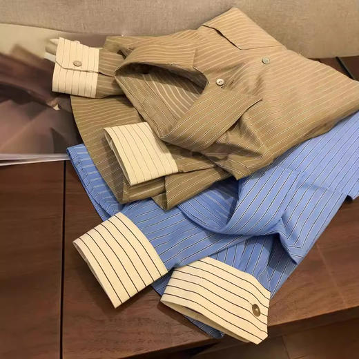 【断码清仓 无退换】早春刚需，上身巨舒服！！！2025新款撞色袖口字母刺绣条纹衬衫女 商品图1