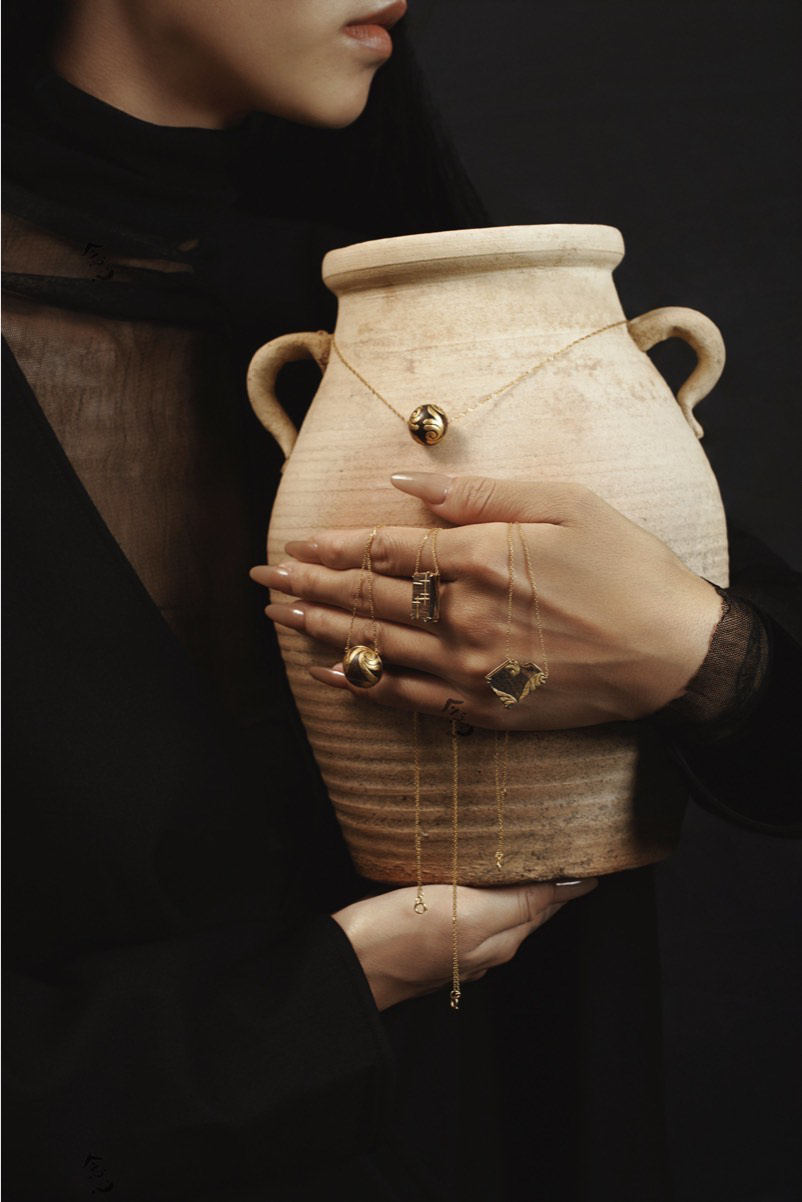 18k异形沉香堆金项链