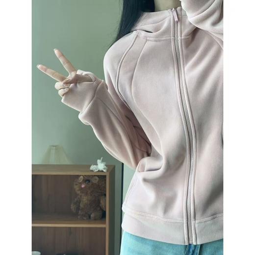 【lu同款小蛮腰双面奥粒绒防风外套】S型立体剪裁，修身版型 软糯亲肤，加厚保暖 商品图4