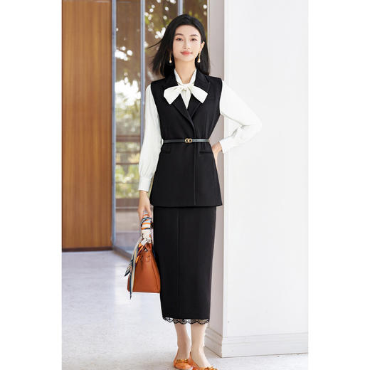 剩S/M/L 米思阳2026春新品优雅通勤风蕾丝拼接半身裙天丝弹力舒适百搭直筒裙子女4757 商品图3