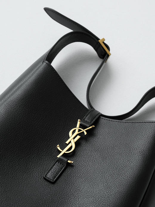 GZ241预售中-圣罗兰 YSL LE5A7金色logo钩扣开合 柔软粒面牛皮 Hobo流浪包手提单肩包 小号 商品图1
