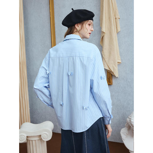 两三事 心情备忘录 2025秋季新款复古印花领带条纹长袖衬衫女 商品图4