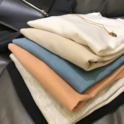 【断码清仓 无退换】宽松长袖纯棉打底衫！2025圆领内搭显瘦纯色T恤女秋日韩休闲风！ 商品图2