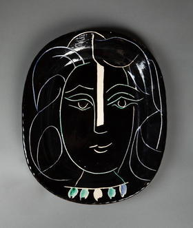 独角鹿西洋古董1953年代西班牙艺术巨匠毕加索与法国Madoura工坊合作出品限量装饰陶盘「Visage Au Collier (A.R.220) 戴项链的面庞 220」