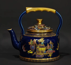 霁蓝描金博古纹提梁壶