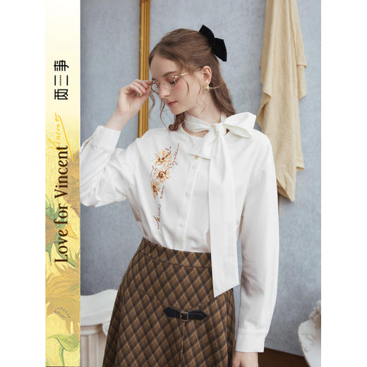 两三事梵高文艺 追忆晴空 2025冬季新款优雅绣花绑带领白色衬衫女 商品图0