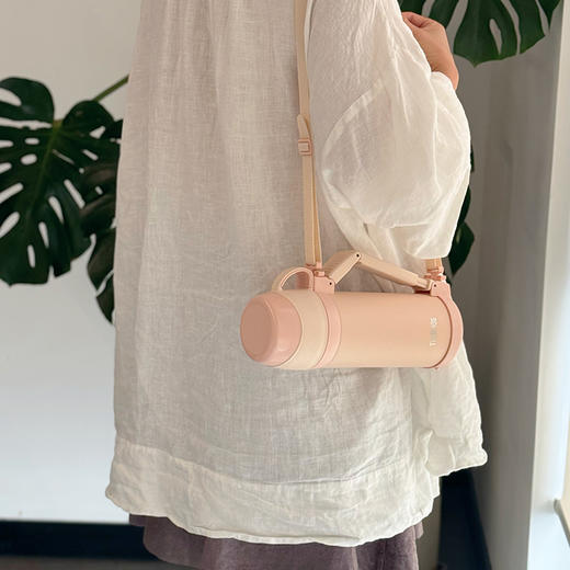 【膳魔师保温杯】1000ML 双层抽真空技术 杯盖两用  可拆袋肩带 ~特惠产品，非质量问题厂家不支持7天无理由退换 商品图1