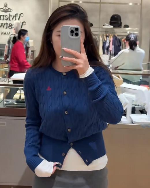 Vivie*e 土星🪐红标限定 立体绞花圆领针织开衫 商品图6