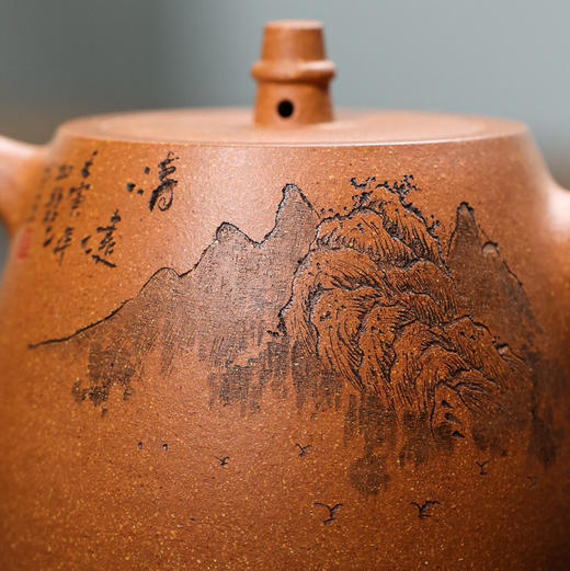 【青山特惠】宜兴 原矿段泥 汉铎壶 手工紫砂壶·190cc·王强.杨如龙刻绘 商品图5