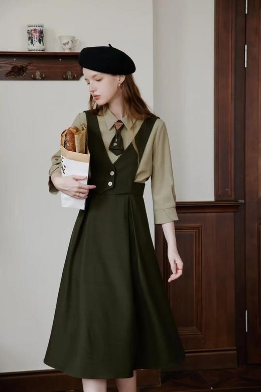 Stay2Weeks 军绿色学院风背带连衣裙 18750 商品图0