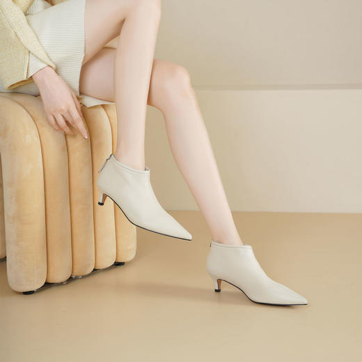 Westory2025年冬季胎牛尖头猫跟极简通勤百搭踝靴S25DS85861 商品图2