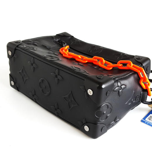 【95新】LV路易威登M58906黑色浮雕印花mini soft trunk软盒子包单肩斜挎包中性款180925AK17现售价：12500 商品图7