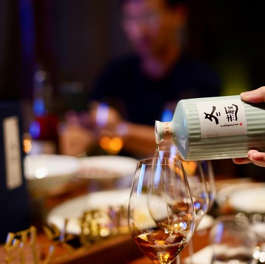 冬趣手工黄酒 单一年份 每年全新挑坛开坛 短水工艺 风味浓郁精炼 尊享礼2005年份300ml2瓶+梅子青酒杯x2只 /经典2007年份700ml  （上海京东/顺丰发货） 商品图6