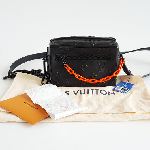 【95新】LV路易威登M58906黑色浮雕印花mini soft trunk软盒子包单肩斜挎包中性款180925AK17现售价：12500 商品图1