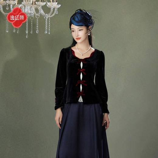 逸红颜颜予2025秋冬新款弹力丝绒花瓣领蝴蝶结修身复古上衣套装女 商品图3