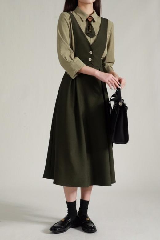 Stay2Weeks 军绿色学院风背带连衣裙 18750 商品图2