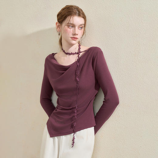 西遇气质荡领针织T恤女秋季新款不规则抽褶收腰显瘦长袖上衣V3255155 商品图4