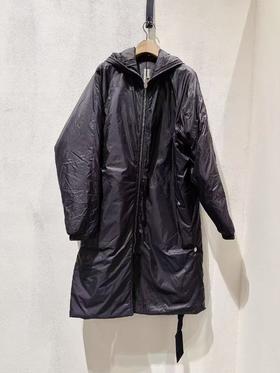 中性款拉链连帽外套