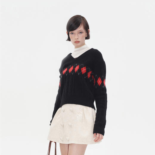 HERLIAN 2025秋冬新品菱格绞花V领套头衫 商品图1