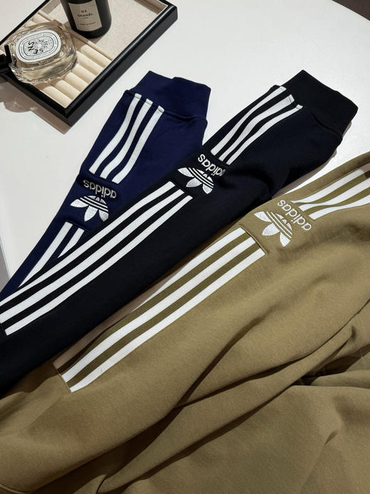 原版Adi 𝐥𝐨𝐜𝐤 𝐮𝐩 𝐜𝐫𝐞𝐰男女款卫衣来啦 商品图11