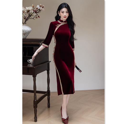 GX红丝绒长款花边中袖旗袍2025秋季新款复古国风大码旗袍 商品图3