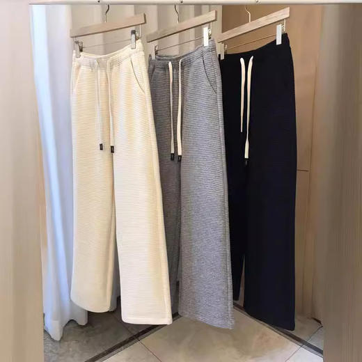 【断码清仓，无退换】上身无可挑剔！巨推荐~2025高腰显瘦加绒垂感纹理抽绳阔腿裤女 商品图2