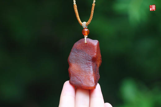蜜蜡原石随形吊坠 商品图1