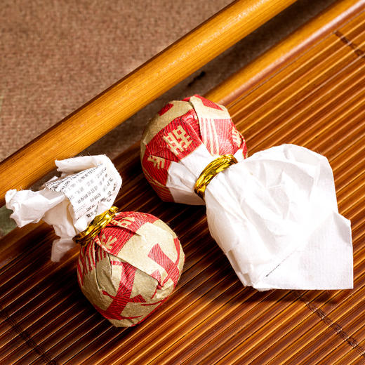 热卖中！！【东方雅意 非遗传承】 金奖龙珠白茶高端礼盒   陈香四溢  醇香甘润 国风包装 寓意吉祥 每颗独立包装30粒/盒 商品图5