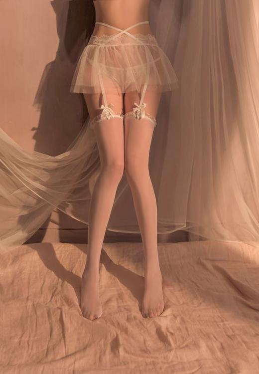 【情趣内衣】霏慕花边长筒袜7242 商品图3