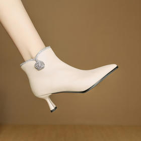 【预售5天】新款尖头细跟高跟短靴女时尚百搭显瘦水钻侧拉链瘦瘦靴马丁靴DB&M6583