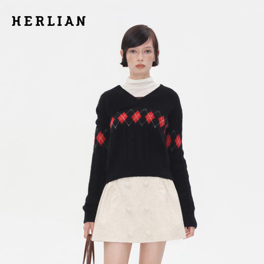 HERLIAN 2025秋冬新品菱格绞花V领套头衫 商品图0