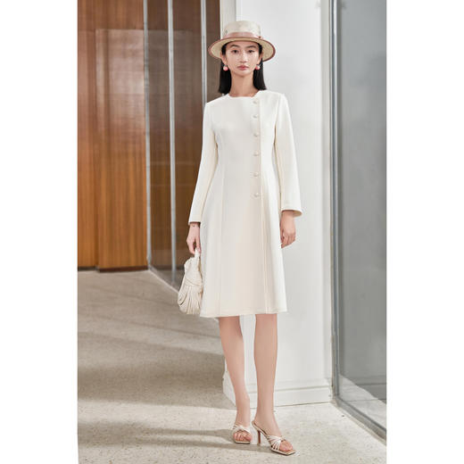 米思阳2026春季新款通勤优雅风收腰显瘦A字连衣裙圆领长袖不规则排扣裙子女4550 商品图4