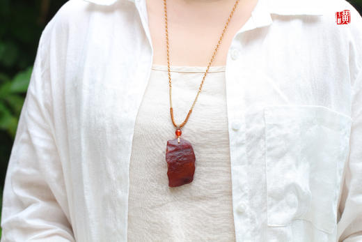 蜜蜡原石随形吊坠 商品图3