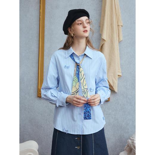 两三事 心情备忘录 2025秋季新款复古印花领带条纹长袖衬衫女 商品图3