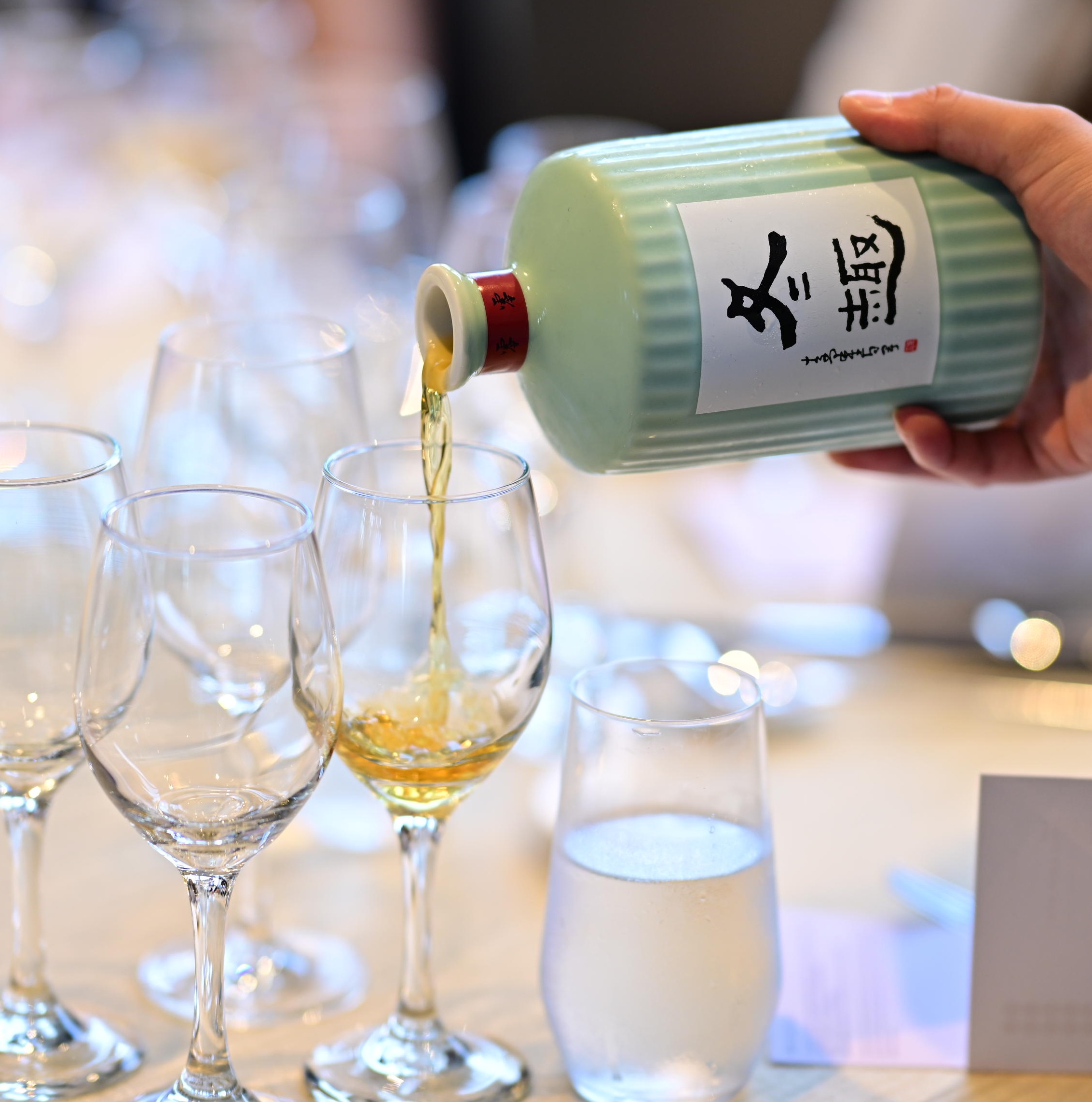 冬趣手工黄酒 单一年份 每年全新挑坛开坛 短水工艺 风味浓郁精炼 尊享礼2005年份300ml2瓶+梅子青酒杯x2只 /经典2007年份700ml  （上海京东/顺丰发货）